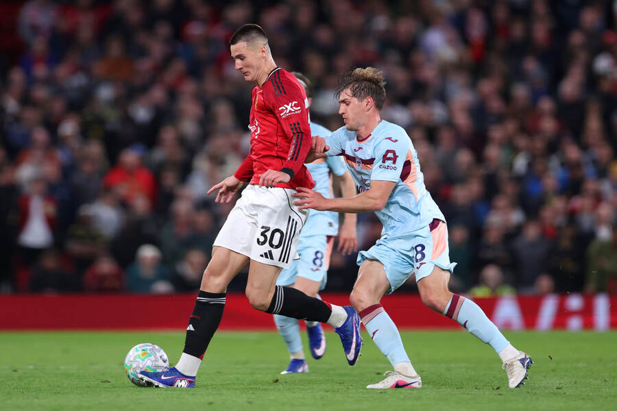 Manchester United vs Brentford (02:00 - 28/04)